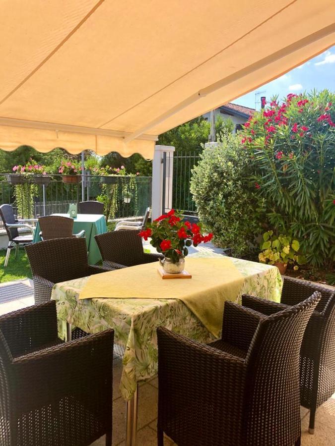 Bed and Breakfast Il Sasso Bianco Comerio Esterno foto