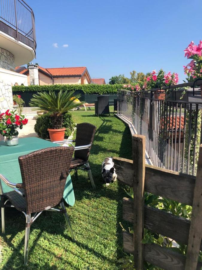 Bed and Breakfast Il Sasso Bianco Comerio Esterno foto