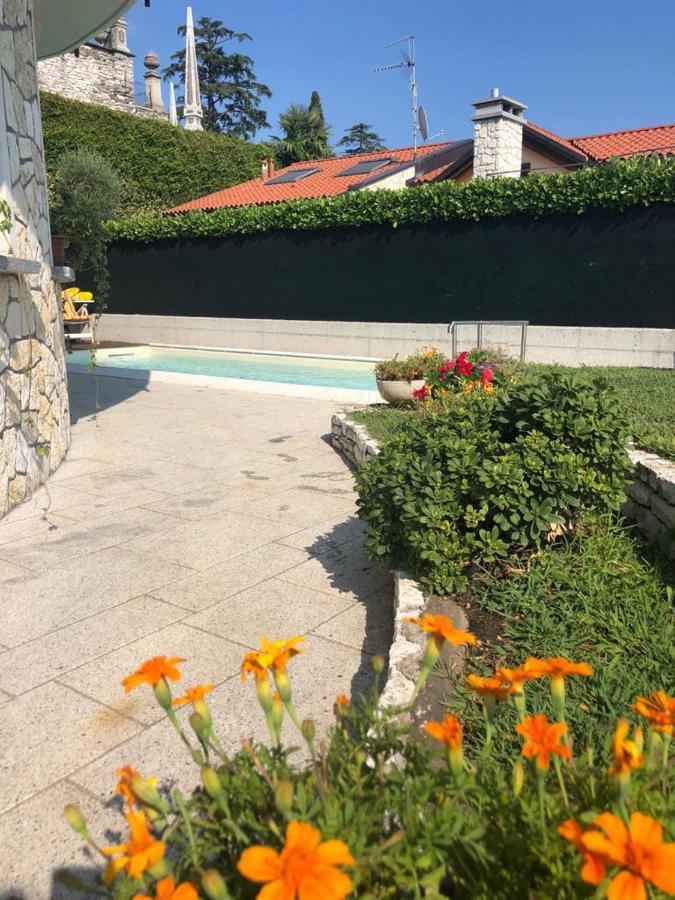Bed and Breakfast Il Sasso Bianco Comerio Esterno foto