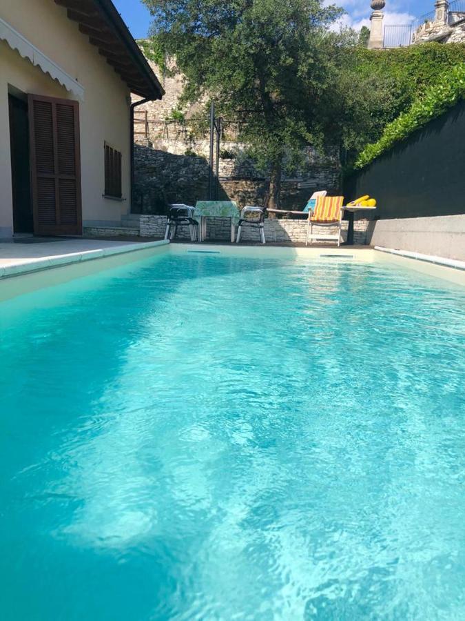 Bed and Breakfast Il Sasso Bianco Comerio Esterno foto