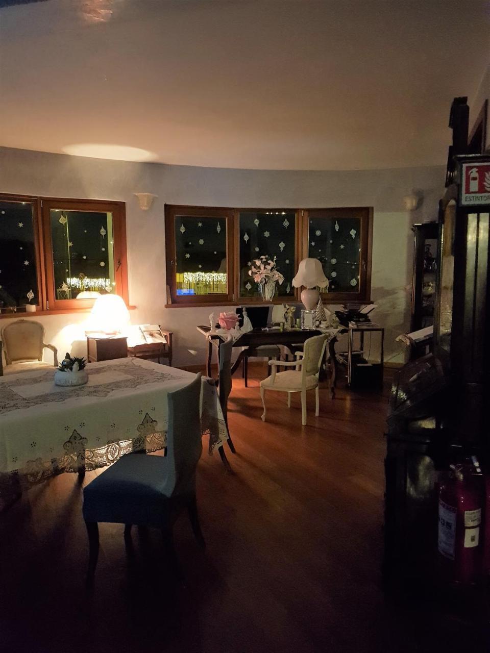 Bed and Breakfast Il Sasso Bianco Comerio Esterno foto
