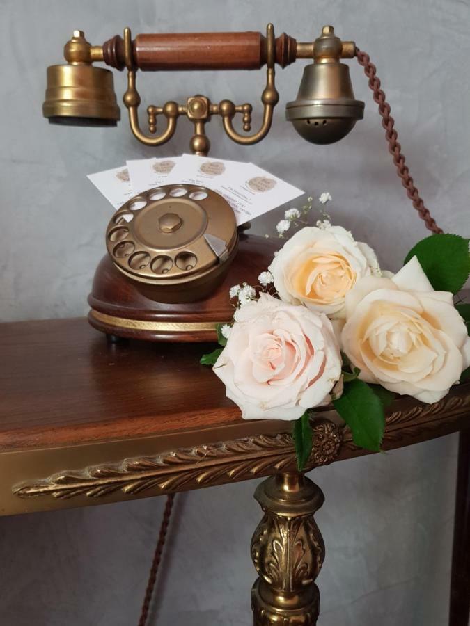 Bed and Breakfast Il Sasso Bianco Comerio Esterno foto